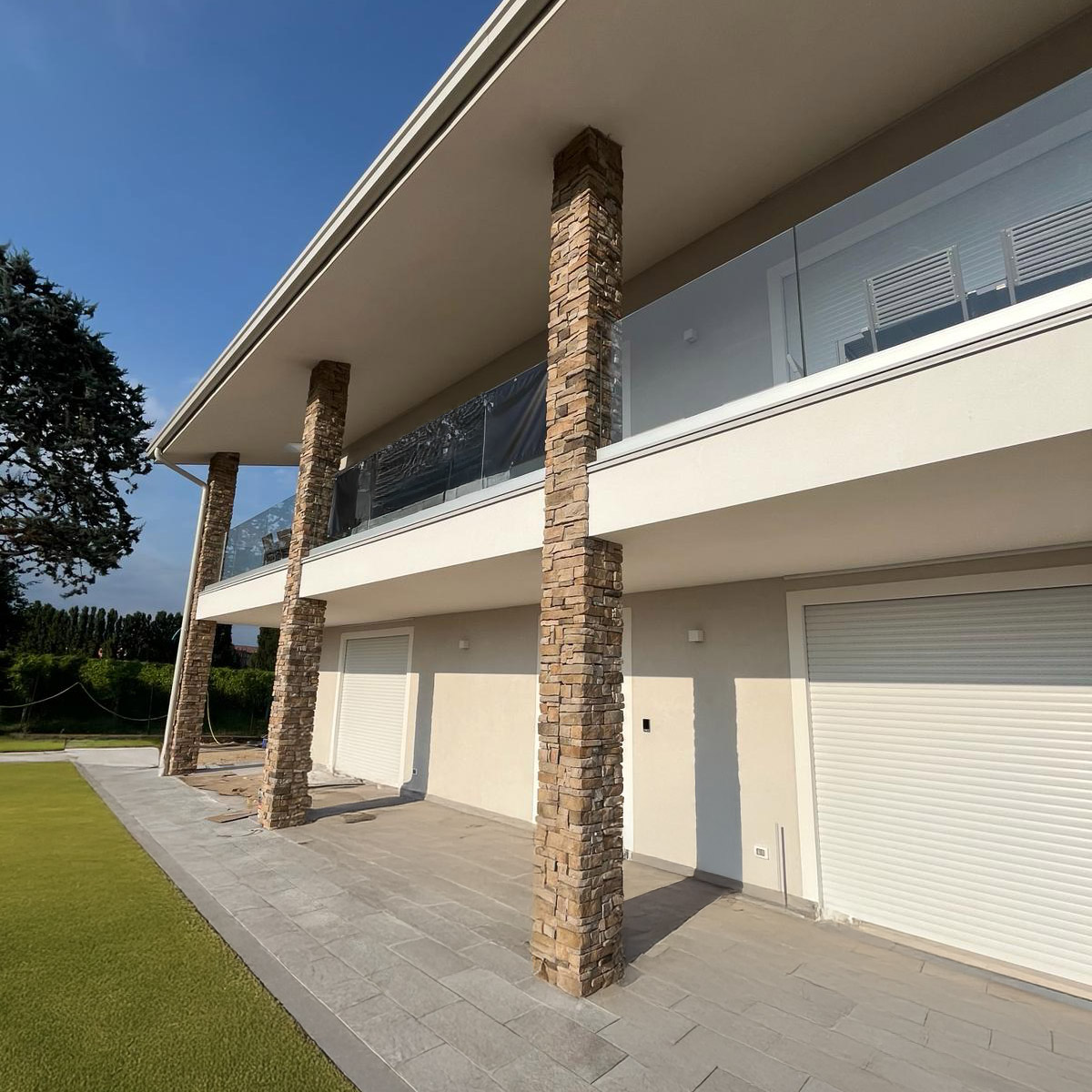 Renovation and redevelopment of a residential villa
